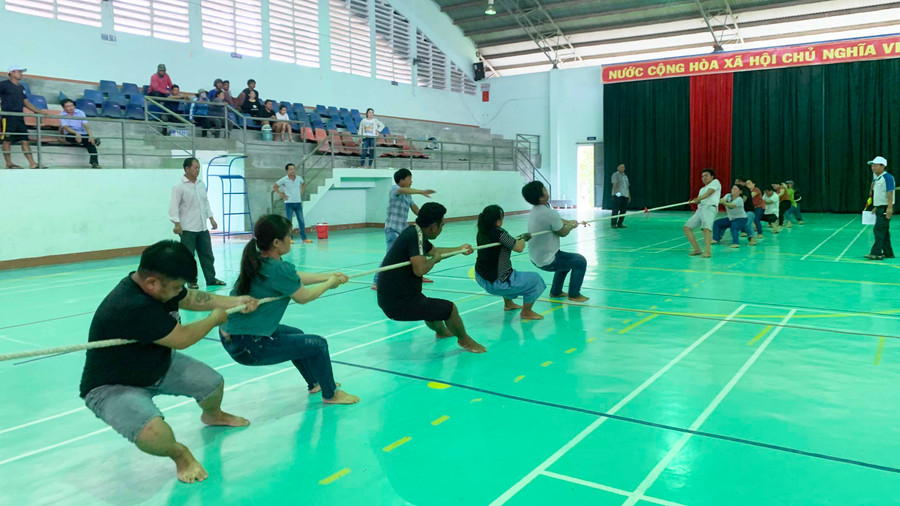 Nội dung kéo co tại hội thao mang đến những trận so tài gay cấn, hấp dẫn. Ảnh: Vũ Chi