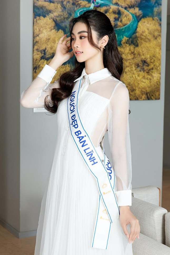 Ngoài nhan sắc xinh đẹp, Nguyễn Thùy Linh sở hữu loạt thành tích 'khủng'. Ngoài nhan sắc xinh đẹp, Nguyễn Thùy Linh sở hữu loạt thành tích 'khủng'.