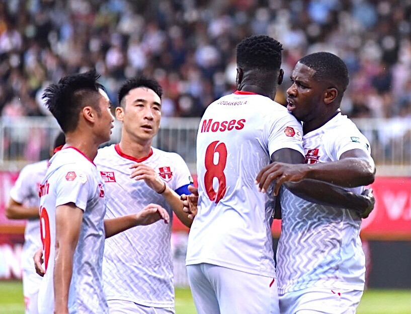 Hải Phòng đã bất ngờ giành chiến thắng ngay tại sân Pleiku. Ảnh: Văn Ngọc