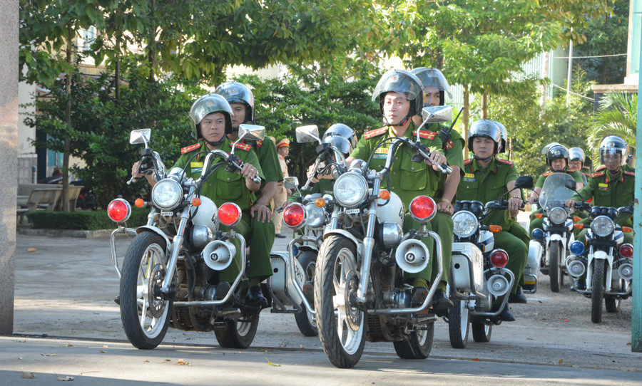 Lực lượng Công an ra quân trấn áp tội phạm. Ảnh: Thúy Trinh