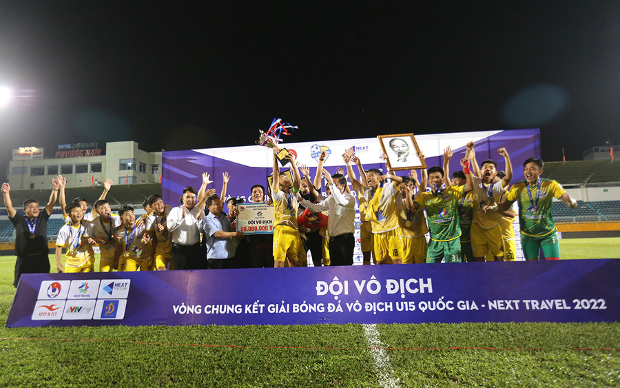 U15 Sông Lam Nghệ An đã đăng quang ngôi vô địch. Ảnh: Văn Ngọc U15 Sông Lam Nghệ An đã đăng quang ngôi vô địch. Ảnh: Văn Ngọc