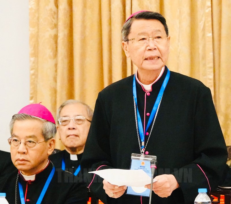 Các chức sắc tôn giáo phát biểu tại hội nghị.