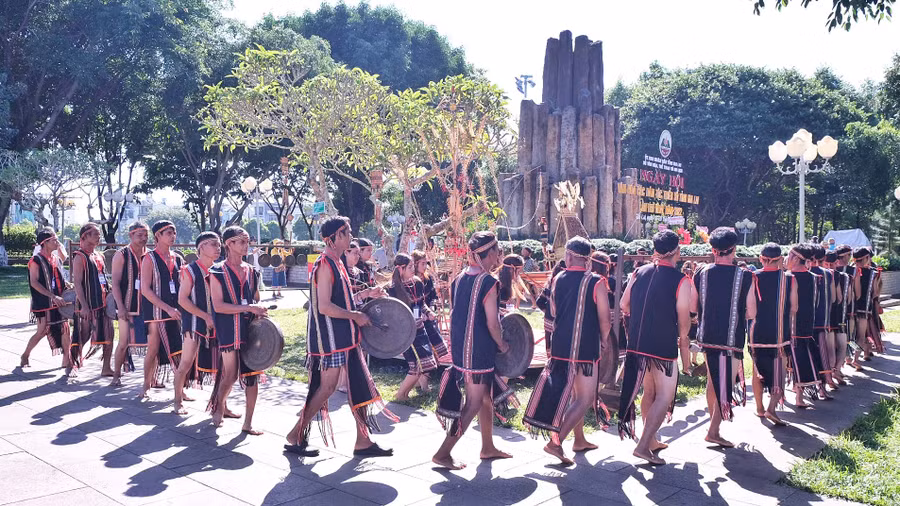 Các lễ hội nếu được tổ chức định kỳ sẽ tạo thêm đặc trưng riêng cho du lịch mỗi địa phương. Ảnh: Hoàng Ngọc