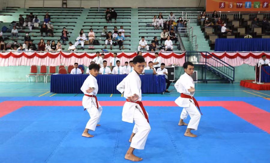 Môn Karate trong chương trình Đại hội TDTT toàn tỉnh lần thứ IX-2022 thu hút hơn 170 VĐV tranh tài. Ảnh: Văn Ngọc