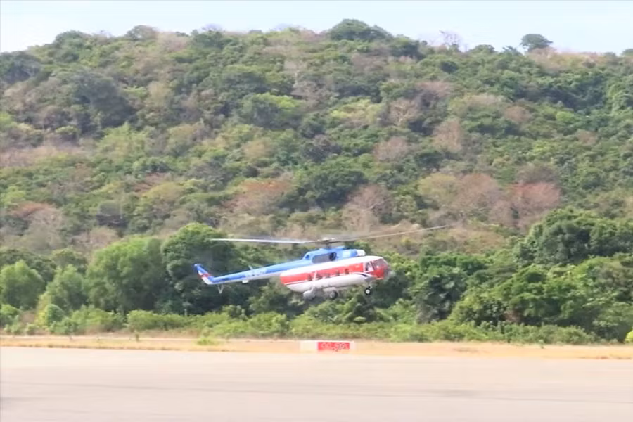Côn Đảo đã có văn bản đề xuất tăng tần suất các chuyến trực thăng tối thiểu 1 chuyến/ngày để duy trì vận tải đường hàng không. Ảnh: M.C