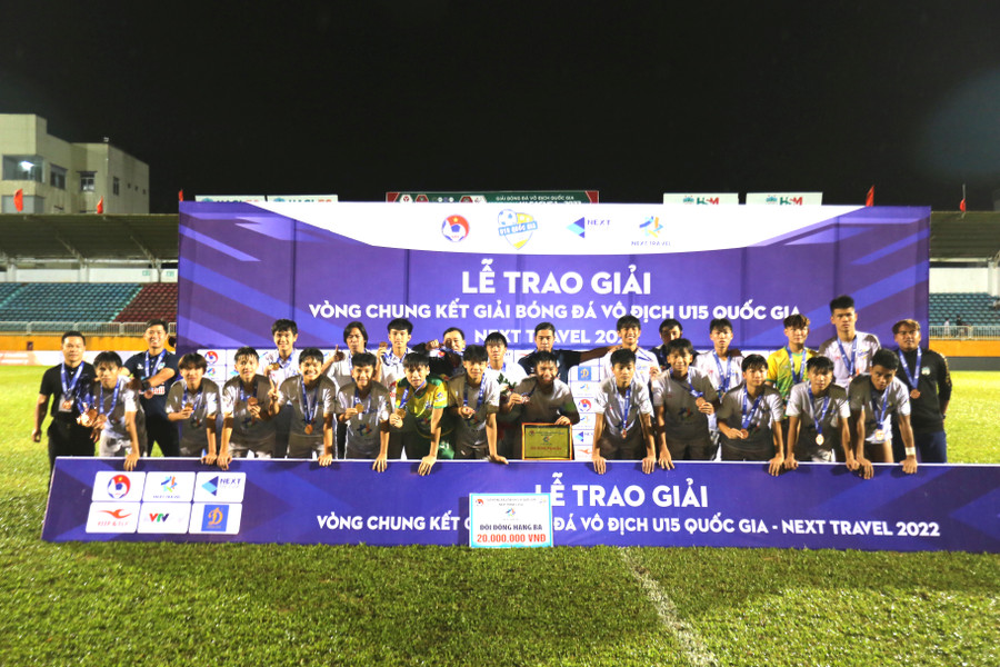 U15 HAGL đã nhận giải đồng hạng ba khi dừng bước ở bán kết. Ảnh: Văn Ngọc