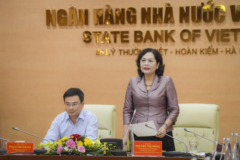 Thống đốc NHNN Nguyễn Thị Hồng cho biết: "Chênh lệch giá vàng trong nước và thế giới cũng như chênh lệch giữa vàng miếng SJC và các loại vàng miếng khác là phù hợp". Thống đốc NHNN Nguyễn Thị Hồng cho biết: