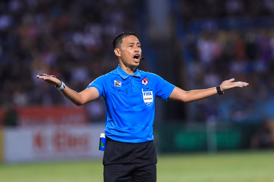 Trọng tài Ngô Duy Lân. Ảnh: Báo Lao Động