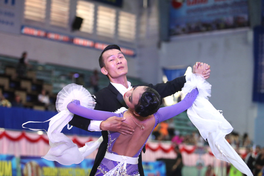 Các VĐV đã trình diễn những bước nhảy điêu luyện với kỹ thuật cao. Ảnh: Văn Ngọc