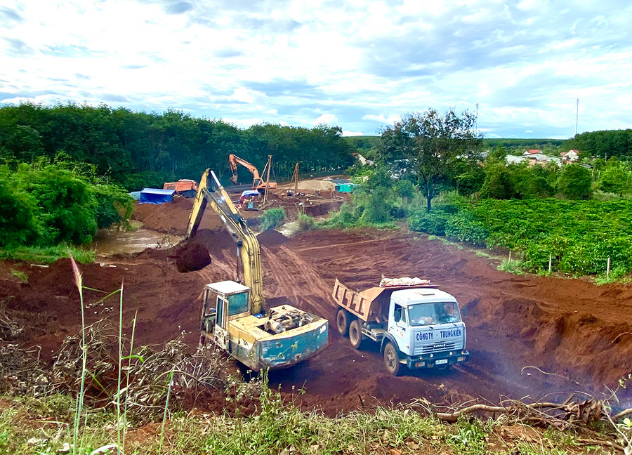 Việc triển khai các dự án giao thông trọng điểm mang tính liên kết vùng tạo động lực để thúc đẩy kinh tế-xã hội phát triển. Ảnh: Hà Duy Việc triển khai các dự án giao thông trọng điểm mang tính liên kết vùng tạo động lực để thúc đẩy kinh tế-xã hội phát triển. Ảnh: Đức Thụy