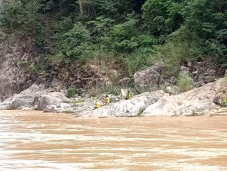 Khu vực lòng hồ thủy điện Sê San 3A có nhiều điểm câu lý tưởng. Ảnh: Lê Anh 