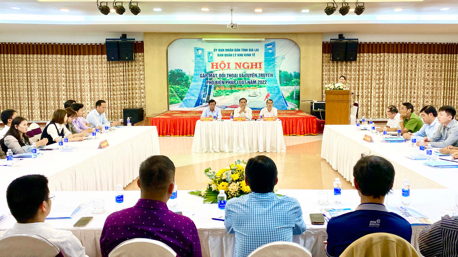 Gặp mặt, đối thoại và tuyên truyền, phổ biến pháp luật năm 2022 với hơn 50 DN đang SXKD tại KCN Trà Đa- TP. Pleiku. Ảnh: Hà Duy Gặp mặt, đối thoại và tuyên truyền, phổ biến pháp luật năm 2022 với hơn 50 DN đang SXKD tại KCN Trà Đa- TP. Pleiku. Ảnh: Hà Duy