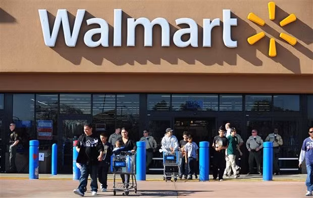 Cửa hàng của tập đoàn bán lẻ Walmart ở Paramount, California (Mỹ). Ảnh: AFP/TTXVN