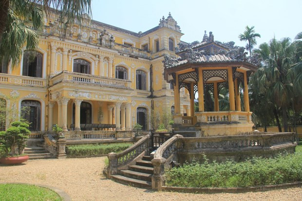 Khải Tường Lâu sẽ được tu bổ lại hệ thống mái. Ảnh baothuathienhue.vn