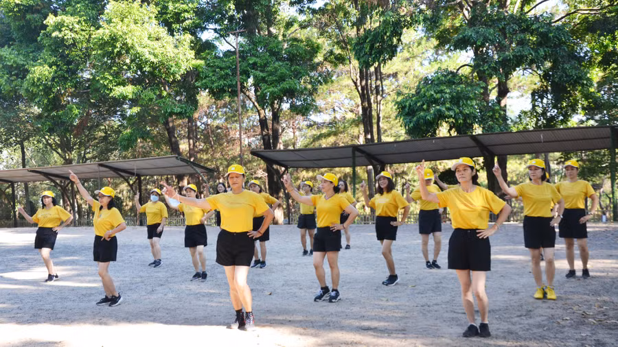  Nhóm Dân vũ Công viên Diên Hồng (TP. Pleiku) trong một buổi luyện tập. Ảnh: Hoàng Minh