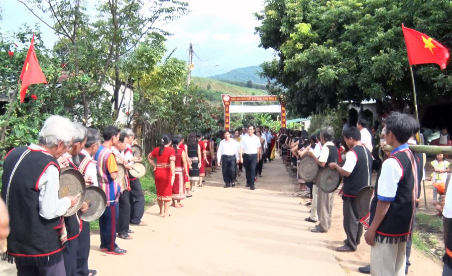 Ngày hội Đại đoàn kết toàn dân tộc thôn Kon Teo Đăk Lấp. Ảnh: TT Ngày hội Đại đoàn kết toàn dân tộc thôn Kon Teo Đăk Lấp. Ảnh: TT