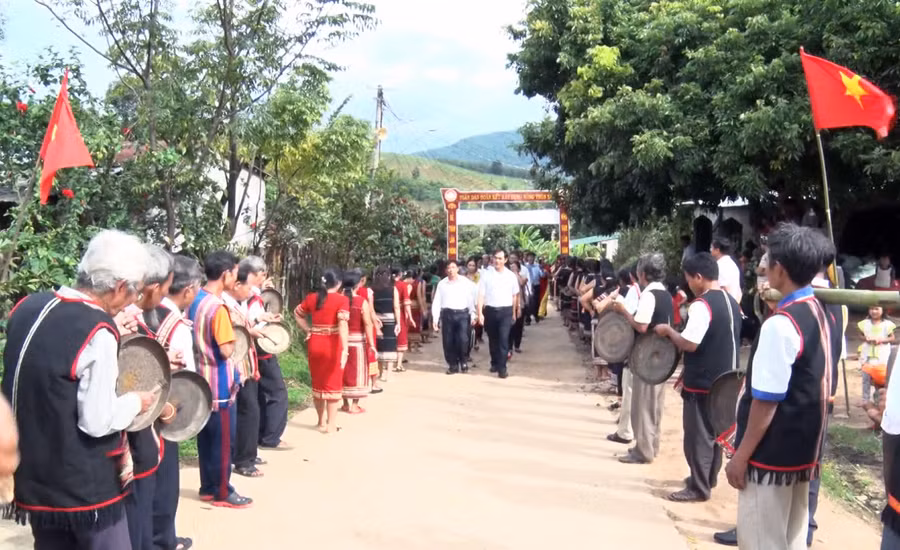 Ngày hội Đại đoàn kết toàn dân tộc thôn Kon Teo Đăk Lấp. Ảnh: TT