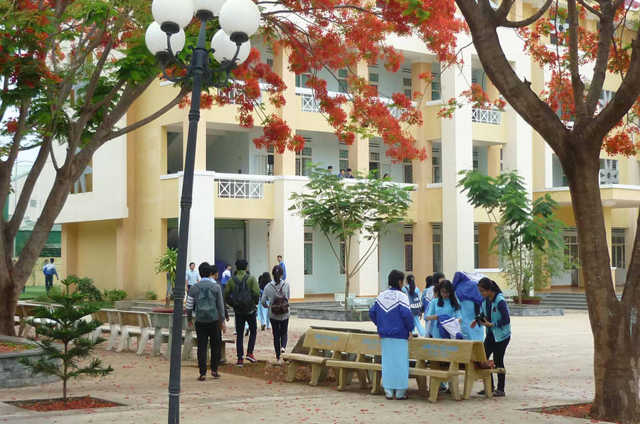 Các thế hệ học sinh Trường THPT Chuyên Hùng Vương luôn tự hào về ngôi trường mang dấu tích Đại đội đặc công C90 anh hùng. Ảnh: Thanh Nhật Các thế hệ học sinh Trường THPT Chuyên Hùng Vương luôn tự hào về ngôi trường mang dấu tích Đại đội đặc công C90 anh hùng. Ảnh: Thanh Nhật