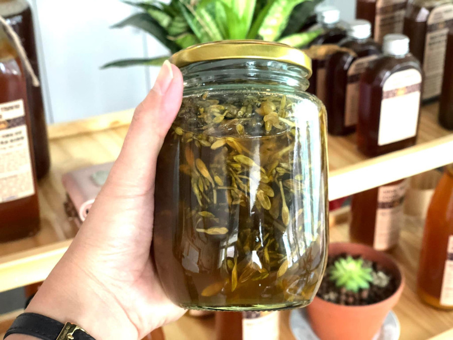 Hoa đu đủ đực ngâm mật ong là bài thuốc rất tốt cho sức khỏe. Ảnh: Minh Huệ Hoa đu đủ đực ngâm mật ong là bài thuốc rất tốt cho sức khỏe. Ảnh: Minh Huệ