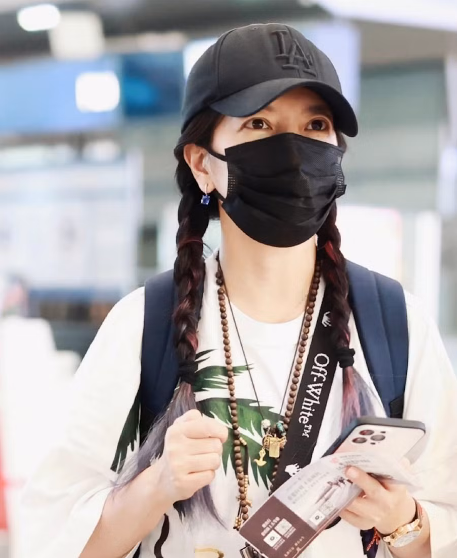 Hình ảnh mới nhất của Triệu Vy được fan chia sẻ rầm rộ trên mạng xã hội. Ảnh: WEIBO