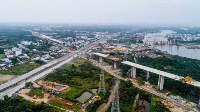 Phấn đấu cơ bản hoàn thành giải phóng mặt bằng cho Dự án xây dựng cao tốc Bến Lức-Long Thành trước ngày 30-8 (Ảnh: báo Chính phủ)