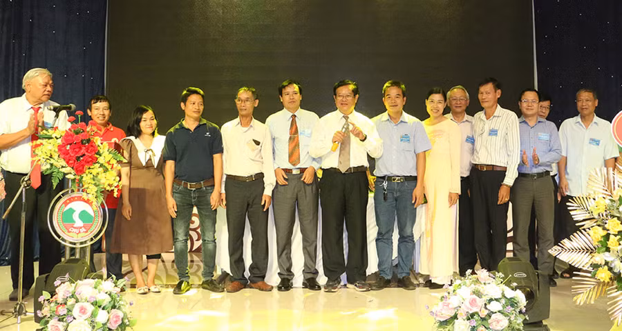 Ra mắt Ban Chấp hành Hiệp hội Hồ tiêu Chư Sê khóa mới. Ảnh: Quang Tấn