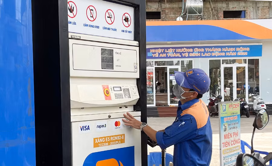  Giá xăng dự báo giảm trong kỳ tới. Ảnh: Phương Vi