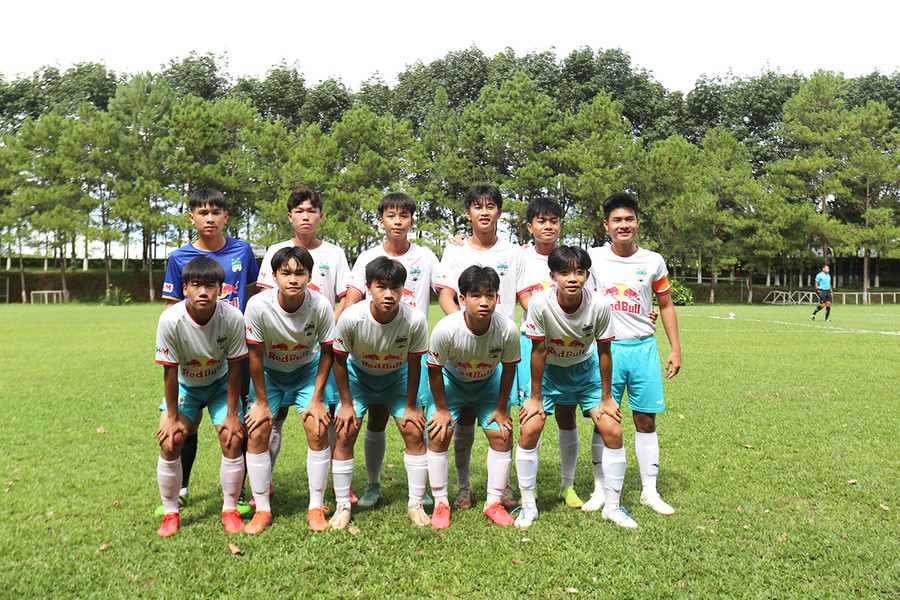 Các cầu thủ U15 HAGL đã lọt vào vòng chung kết với thành tích toàn thắng ở vòng loại. Ảnh: Văn Ngọc Các cầu thủ U15 HAGL đã lọt vào vòng chung kết với thành tích toàn thắng ở vòng loại. Ảnh: Văn Ngọc
