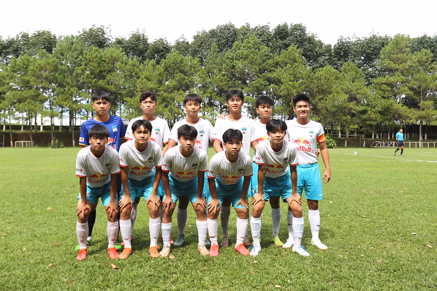  Các cầu thủ U15 HAGL đã lọt vào vòng chung kết với thành tích toàn thắng ở vòng loại. Ảnh: Văn Ngọc