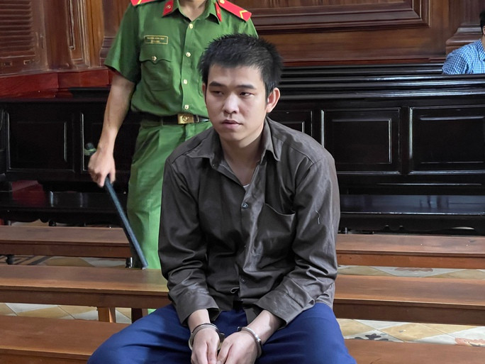Bị cáo tại phiên xét xử. Bị cáo tại phiên xét xử.