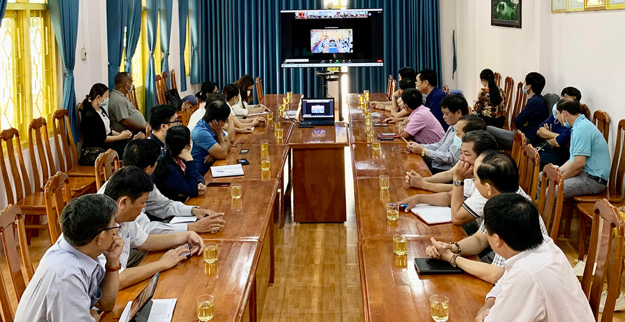  Quang cảnh Hội nghị tập huấn trực tuyến tại điểm cầu Sở Y tế Gia Lai. Ảnh: Như Nguyện