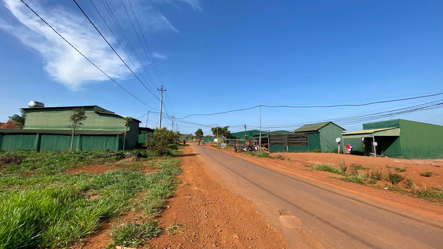 Dự án cụm công nghiệp Quảng Tâm bị người dân lấn chiếm và xây nhà trái phép. Ảnh: thanhnien.vn