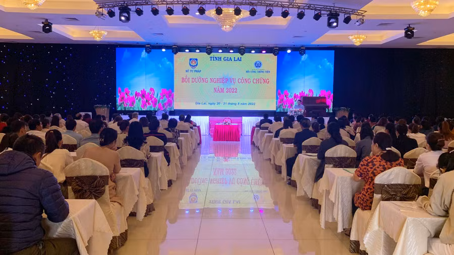 Quang cảnh lớp bồi dưỡng nghiệp vụ công chứng năm 2022. Ảnh: R'Ô HOK