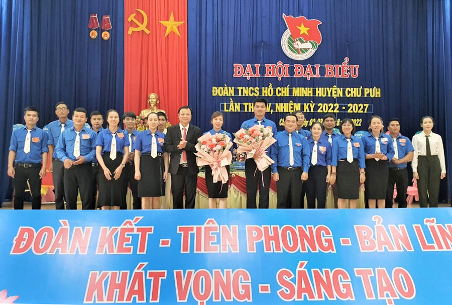  Ban chấp hành Đoàn TN huyện Chư Pưh nhiệm kỳ 2022-2027 ra mắt tại đại hội. Ảnh: Hà Đức Thành