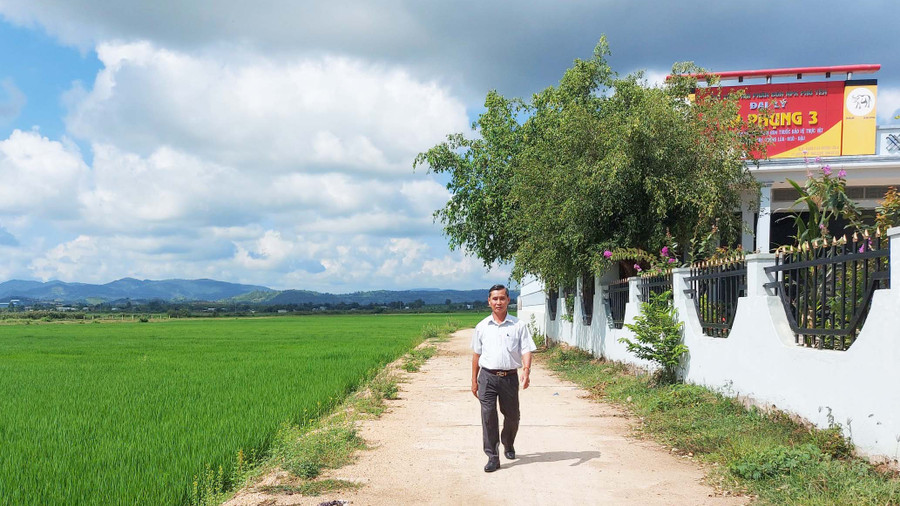 Đường giao thông vào thôn Tân Điệp 1 (xã Ia Ake) được bê tông hóa kiên cố. Ảnh: Thiên Di