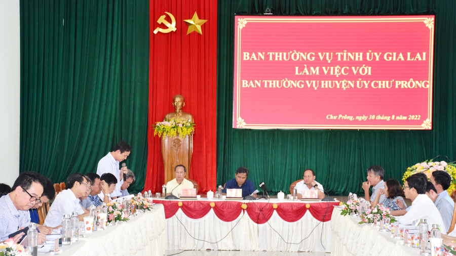 Quang cảnh buổi làm việc. Ảnh: Vĩnh Hoàng Quang cảnh buổi làm việc. Ảnh: Vĩnh Hoàng