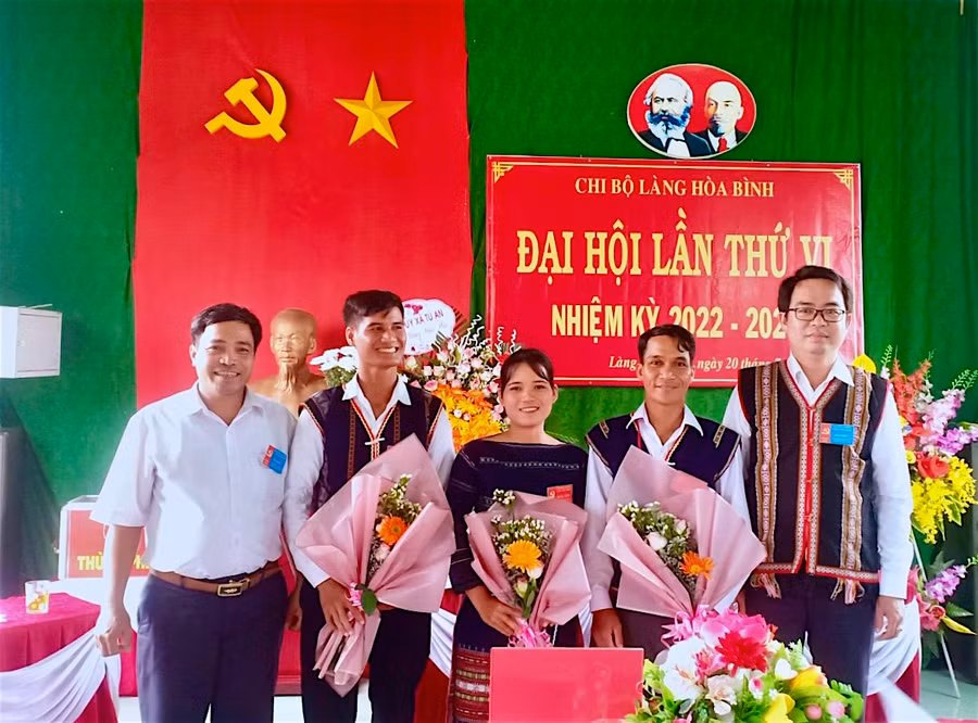 Thị xã An Khê đang từng bước nâng cao chất lượng, trẻ hóa đội ngũ cán bộ từ cơ sở. Ảnh: Mộc Trà