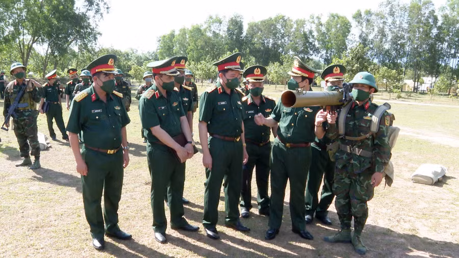 Lãnh đạo Bộ Quốc phòng kiểm tra công tác huấn luyện tại Quân đoàn 3. Ảnh: Vĩnh Hoàng