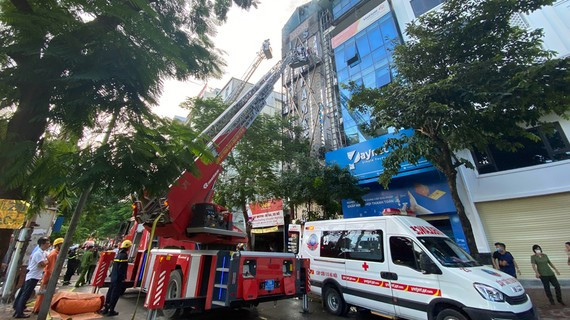 Lực lượng chức năng tại hiện trường. Ảnh: Gia Khánh/SGGPO