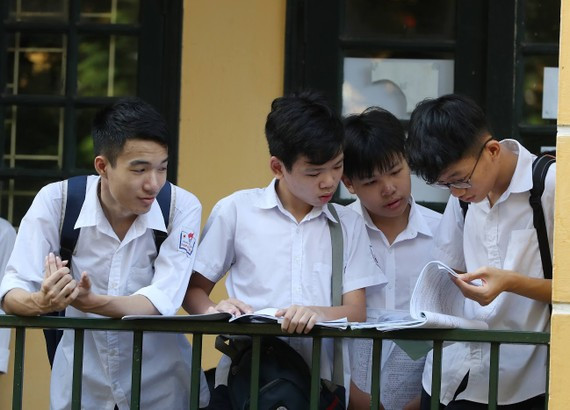 Bộ GD-ĐT yêu cầu thực hiện đúng các quy định về các khoản thu, chi đầu năm học. ẢNH: VIẾT CHUNG Bộ GD-ĐT yêu cầu thực hiện đúng các quy định về các khoản thu, chi đầu năm học. ẢNH: VIẾT CHUNG