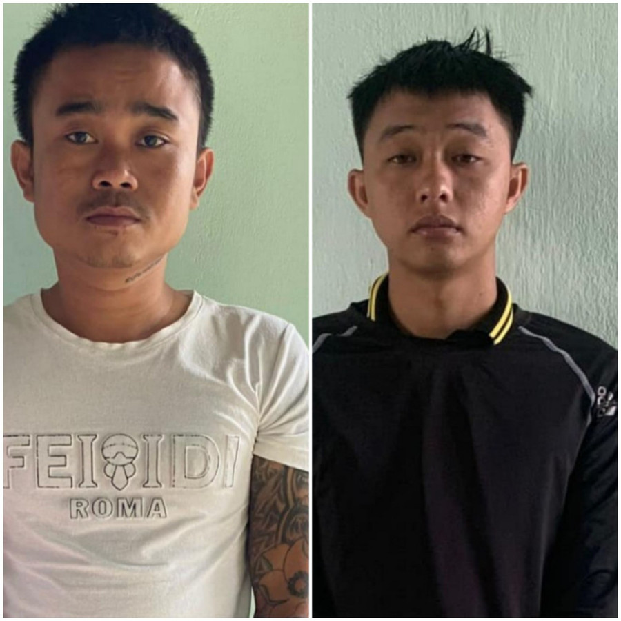 hai đối tượng Triệu (bên trái) và Vinh ra đầu thú tại Công an huyện Chư Prông (ảnh Công an huyện Chư Prông).