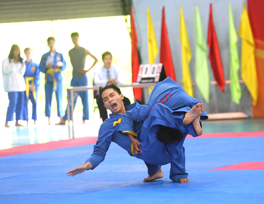  Những pha quật ngã đối thủ đẹp mắt và mạnh mẽ được chấm điểm cao trong phần thi. 