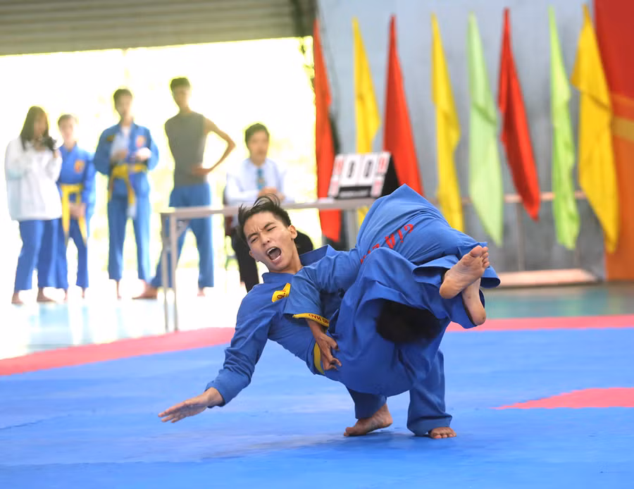  Những pha quật ngã đối thủ đẹp mắt và mạnh mẽ được chấm điểm cao trong phần thi. 