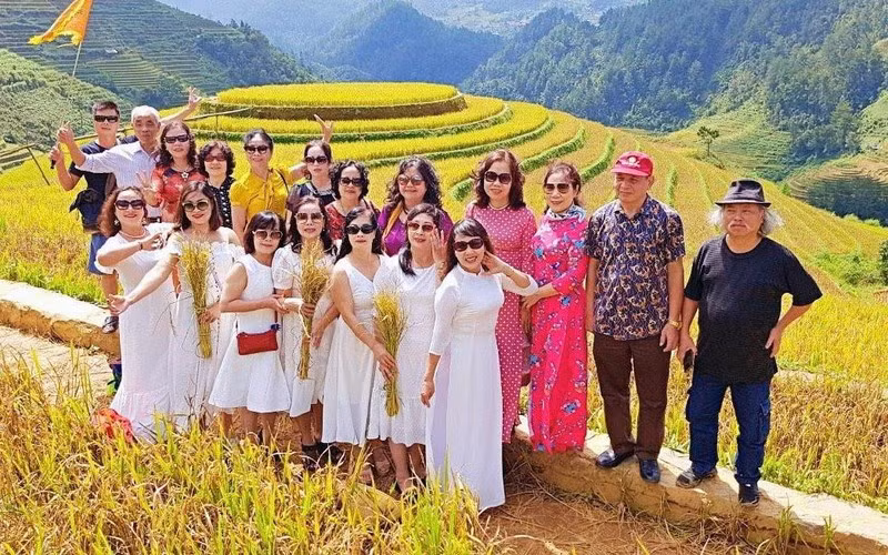 Nhiều du khách lựa chọn khám phá vẻ đẹp Tây Bắc trong dịp nghỉ lễ 2/9. Ảnh HUỆ VŨ