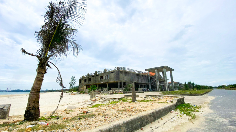 Khu du lịch sinh thái Thiên Đàng, xã Bình Thạnh, H.Bình Sơn, thuộc Khu kinh tế Dung Quất triển khai 17 năm vẫn chưa hoạt động. Ảnh: Hải Phong