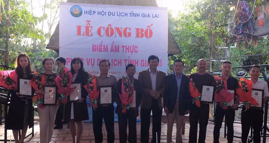 Công nhận các điểm ẩm thực đạt chuẩn phục vụ du lịch tỉnh Gia Lai. Ảnh: Hoàng Ngọc