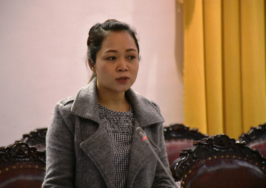 Đại biểu Nguyễn Thị Thùy Trang nêu ý kiến tại buổi thảo luận. Ảnh: Minh Dung