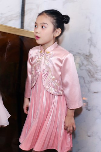 Diễm Quỳnh còn tham gia diễn xuất và chụp hình quảng cảo cho nhiều sự kiện trước đó.