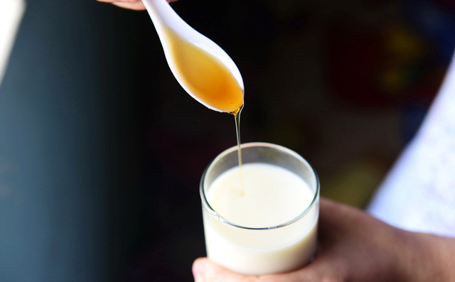 Sữa đậu nành và mật ong được đồn đoán vô lý là gây chết người khi kết hợp với nhau