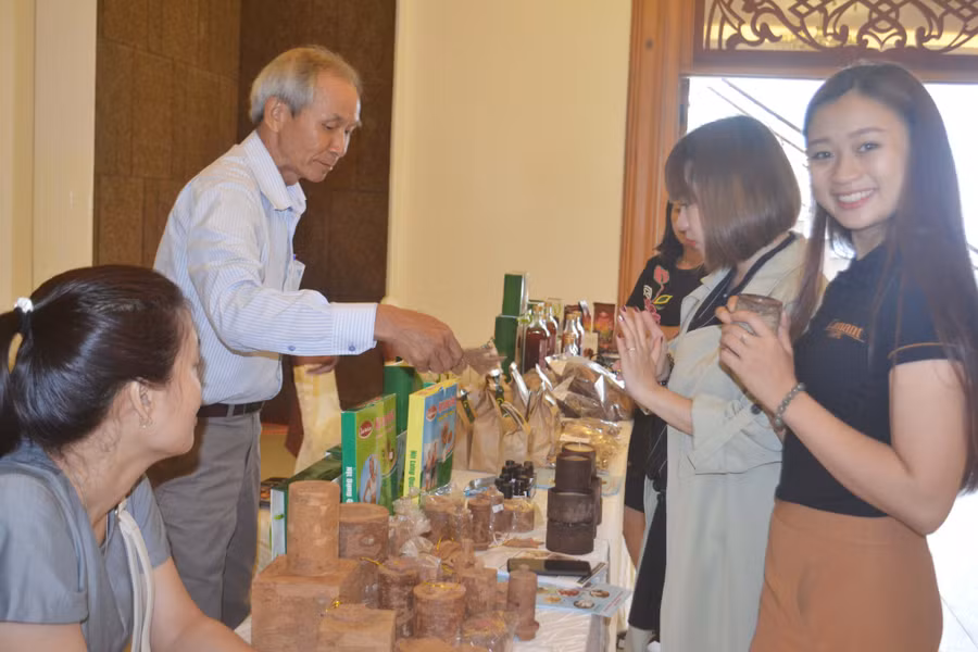 Các sản phẩm được giới thiệu tại Hội nghị kết nối cung cầu 2017. Ảnh: L.L